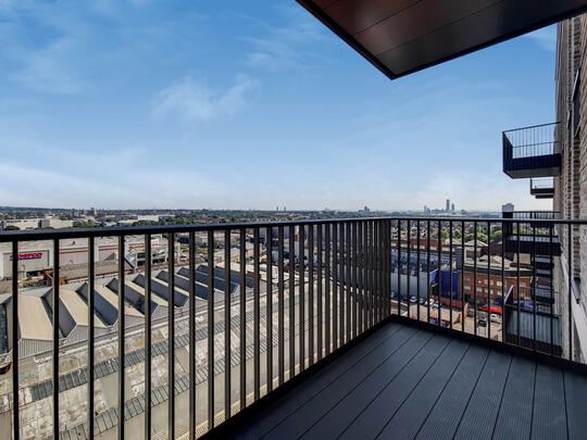 1050 The Robinson East