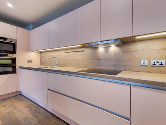 945 The Robinson East