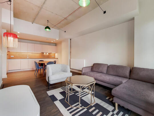 945 The Robinson East - 1 of 10