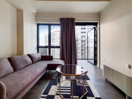 945 The Robinson East