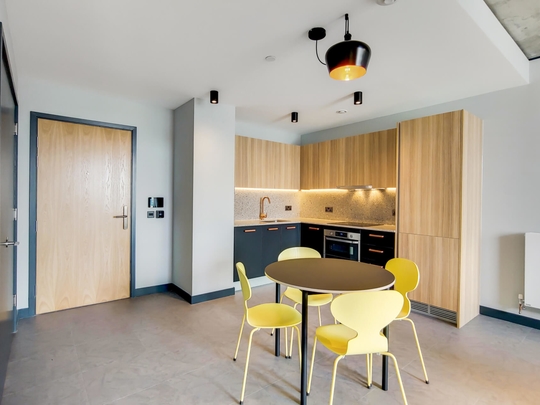 1008 Beton image #1