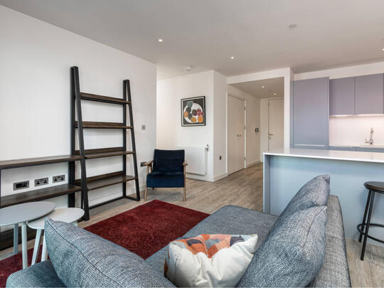 1105 Landsby West