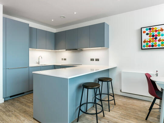 1105 Landsby West