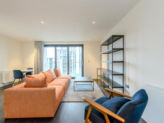 912 Landsby West
