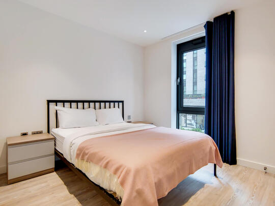 1306 Landsby East