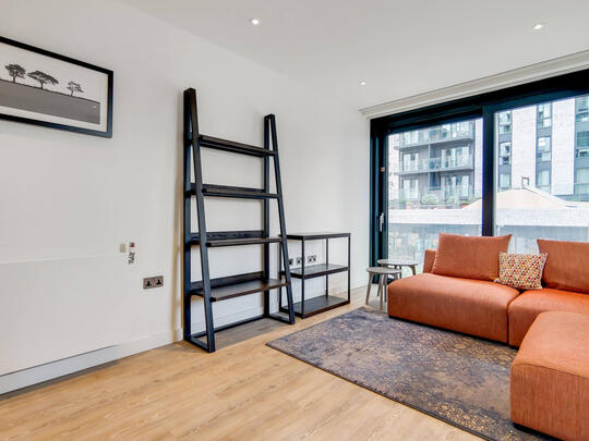 1306 Landsby East