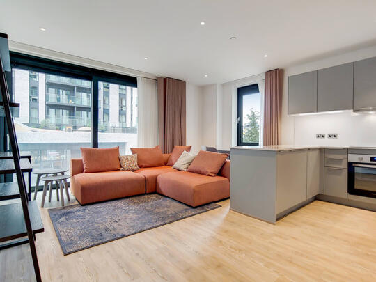 1306 Landsby East