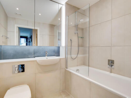 1306 Landsby East
