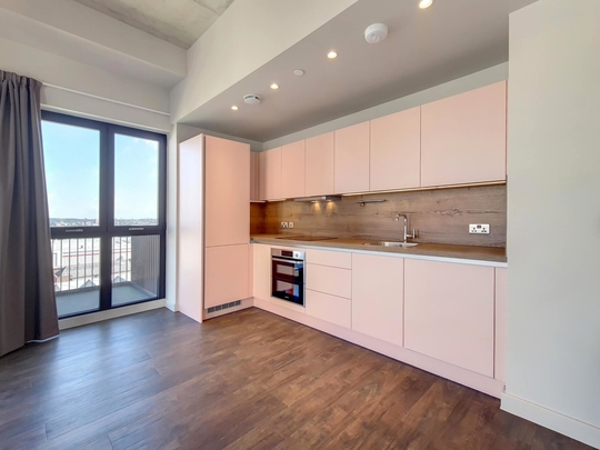 950 The Robinson East