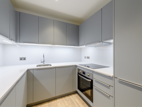 908 Landsby West