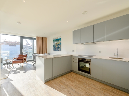 202 Landsby East