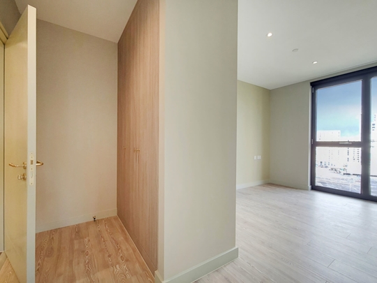 926 Madison East image #4