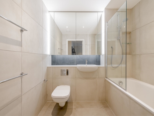 213 Landsby West