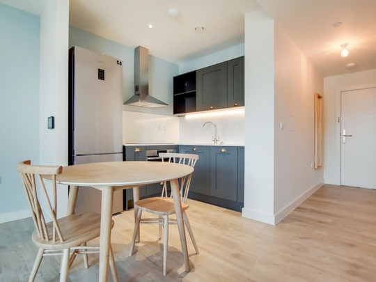703 Thomson image #1