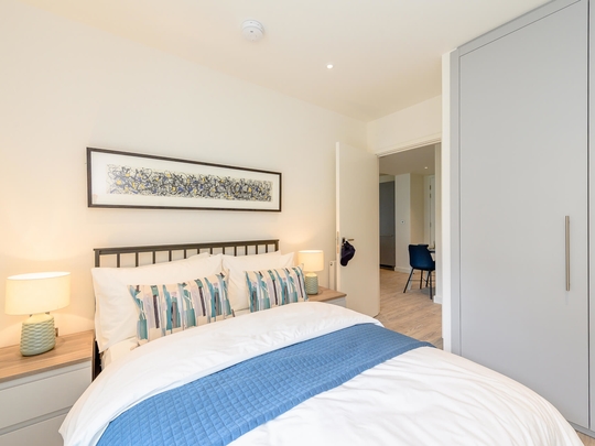 214 Landsby West