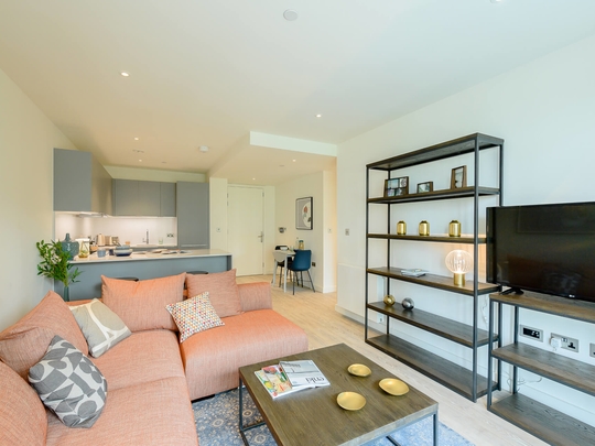 214 Landsby West