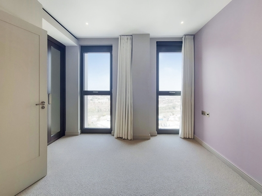 2404 Thomson image #8
