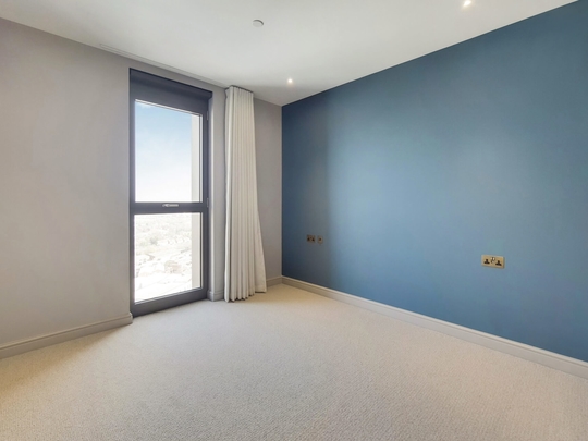 2404 Thomson image #6