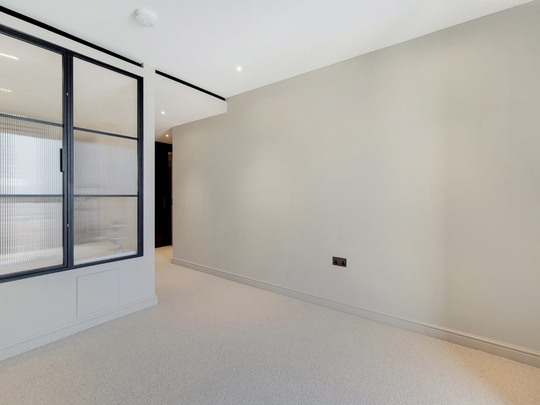 2404 Thomson image #7