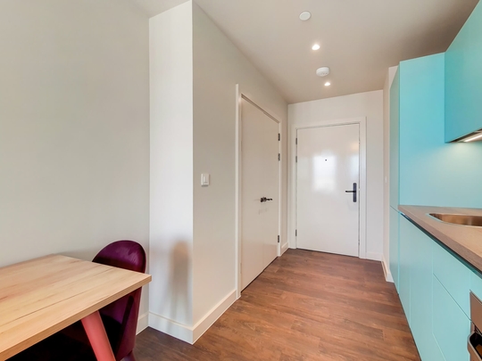 1208 The Robinson West