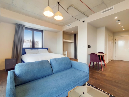 1208 The Robinson West