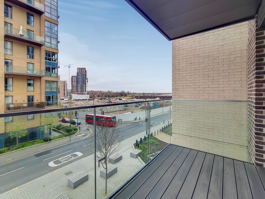 110 Madison West image #6