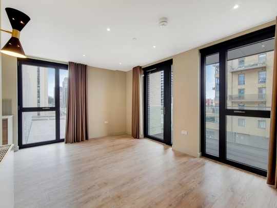 110 Madison West image #1