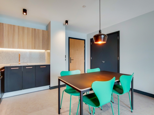 709 Beton image #3
