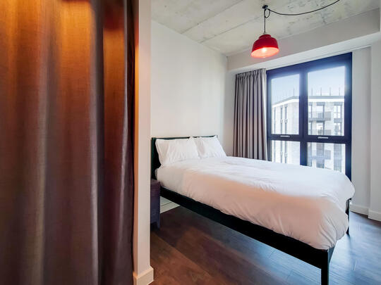 1045 The Robinson East