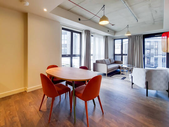 1045 The Robinson East