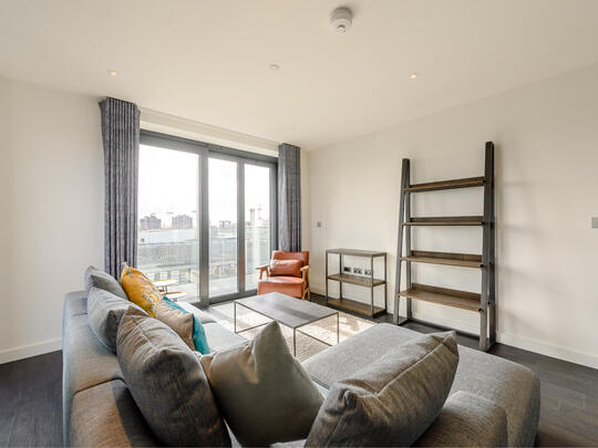 1604 Landsby West image #2
