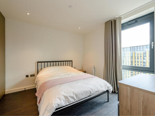 401 Landsby East