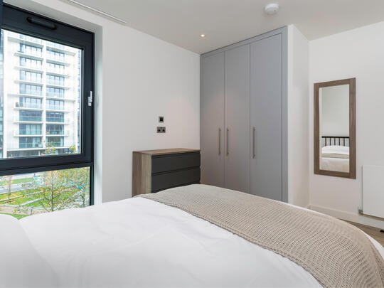 407 Landsby West