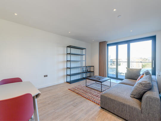 407 Landsby West