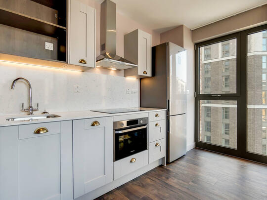 802 Thomson