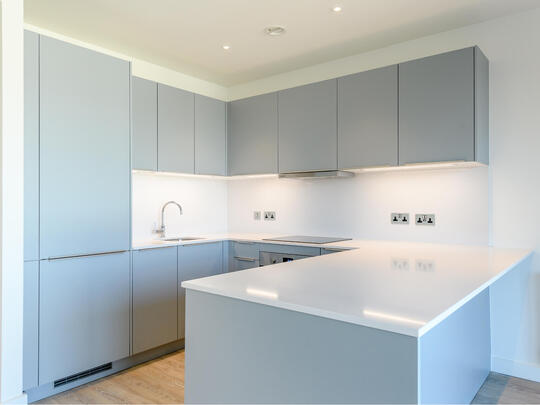 605 Landsby West