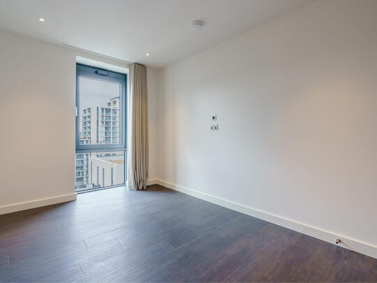 1303 Landsby East