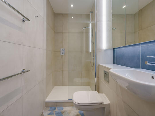 1303 Landsby East