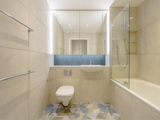 1002 Landsby East