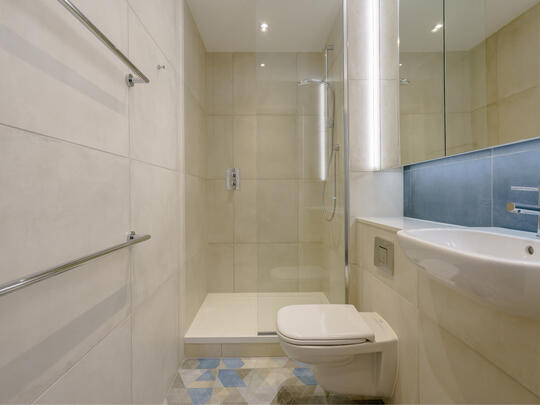 1002 Landsby East