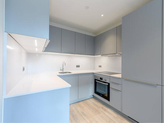 807 Landsby West