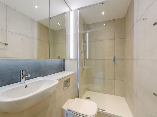 807 Landsby West