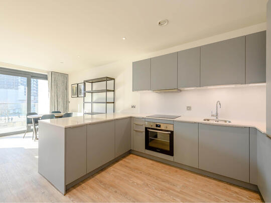 1102 Landsby East