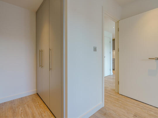 1206 Landsby West