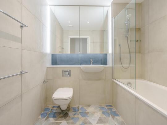 1402 Landsby East