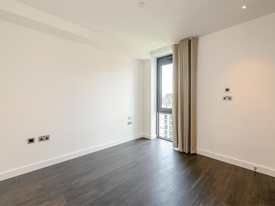 1301 Landsby West