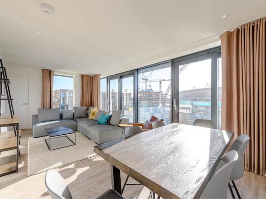 1202 Landsby East