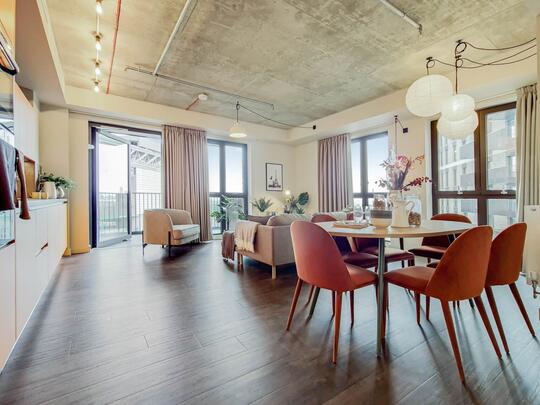 2223 The Robinson South