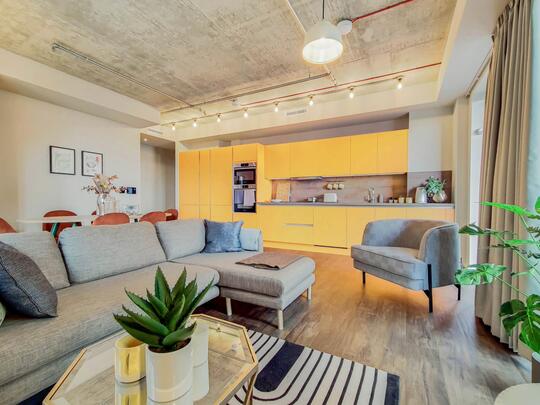 2223 The Robinson South
