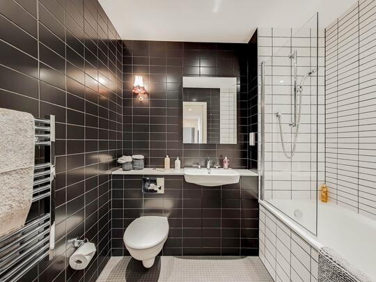 942 The Robinson East